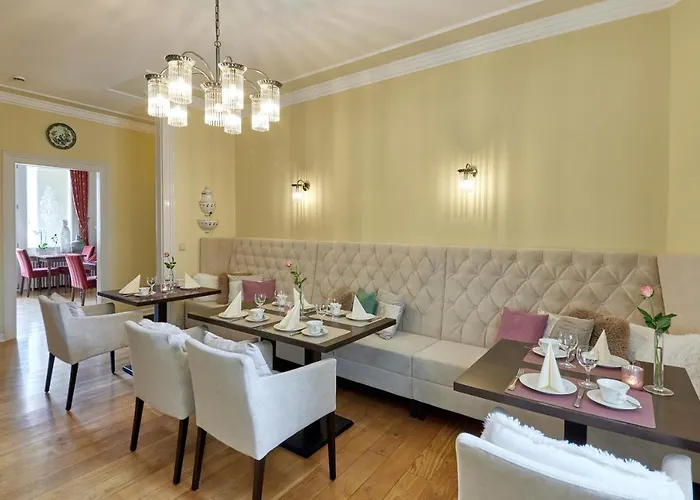 Sankt Maximilian מלון