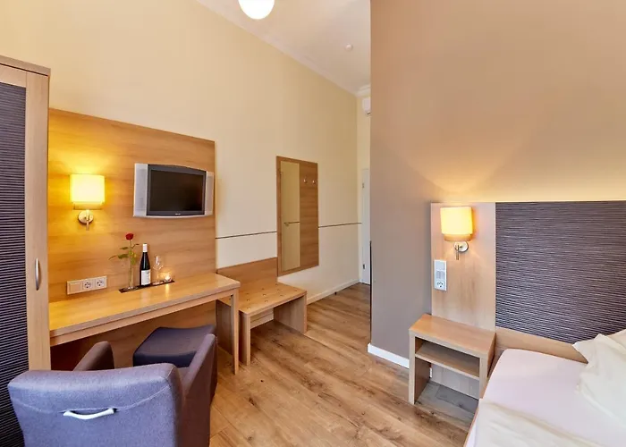 Sankt Maximilian מלון